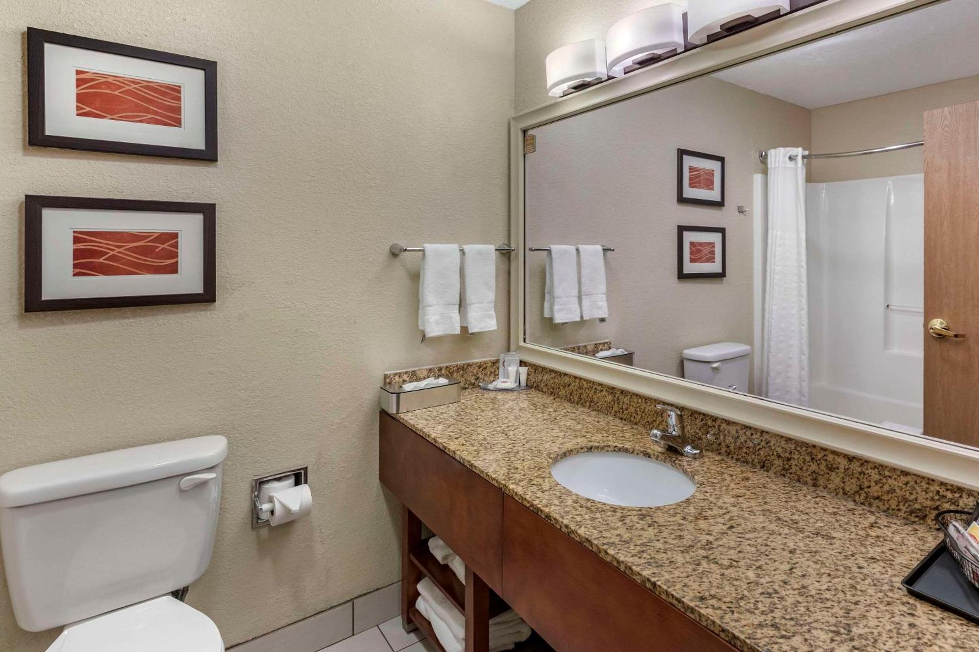 Comfort Inn Denver West Arvada Station Уийт Ридж Екстериор снимка