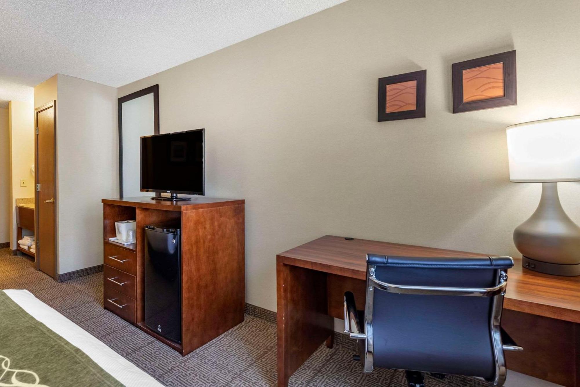 Comfort Inn Denver West Arvada Station Уийт Ридж Екстериор снимка