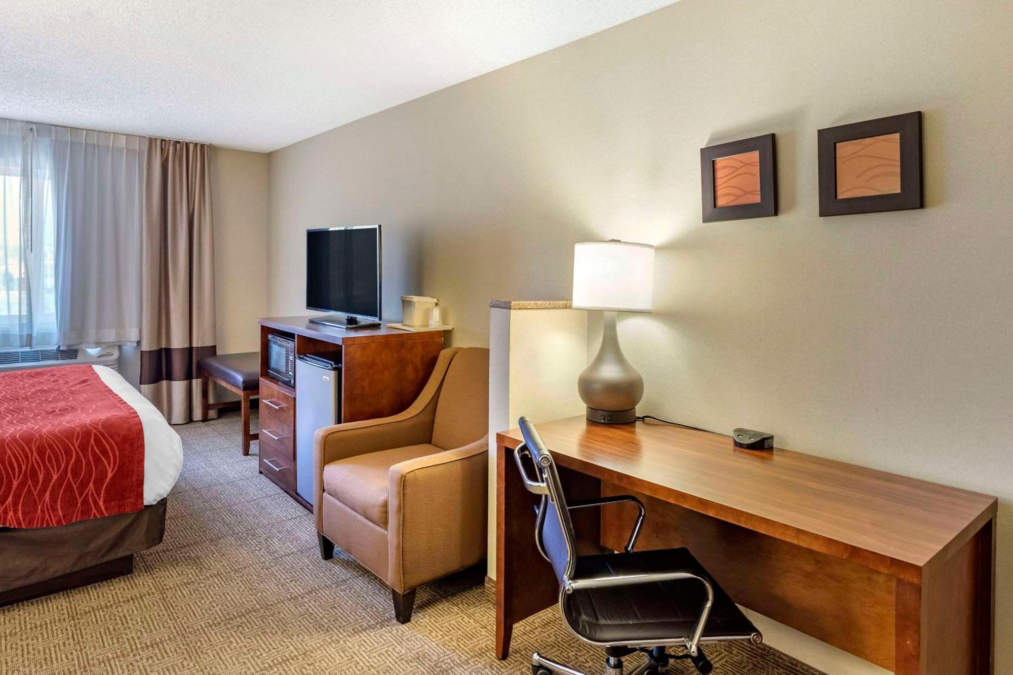 Comfort Inn Denver West Arvada Station Уийт Ридж Екстериор снимка