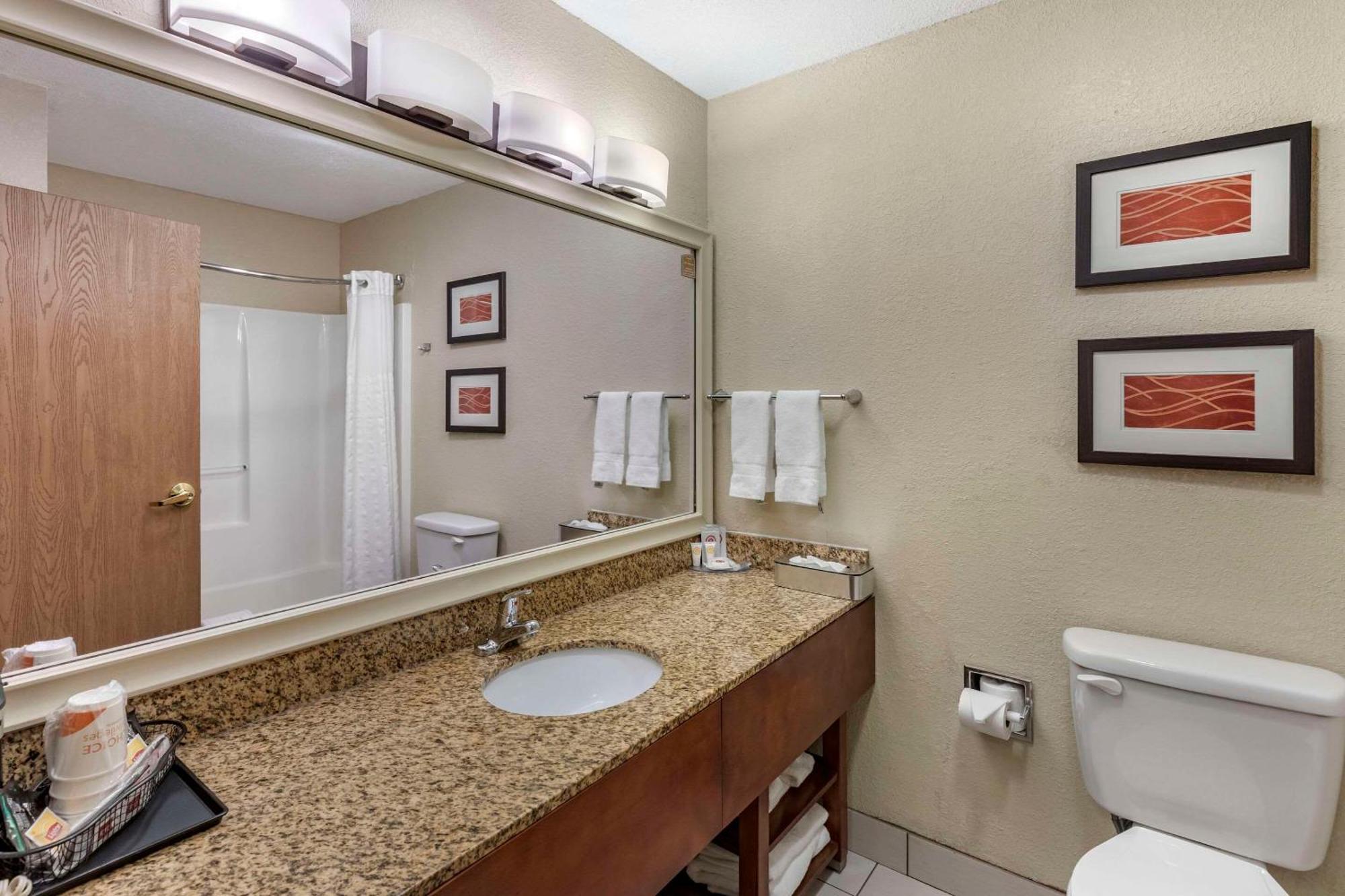 Comfort Inn Denver West Arvada Station Уийт Ридж Екстериор снимка