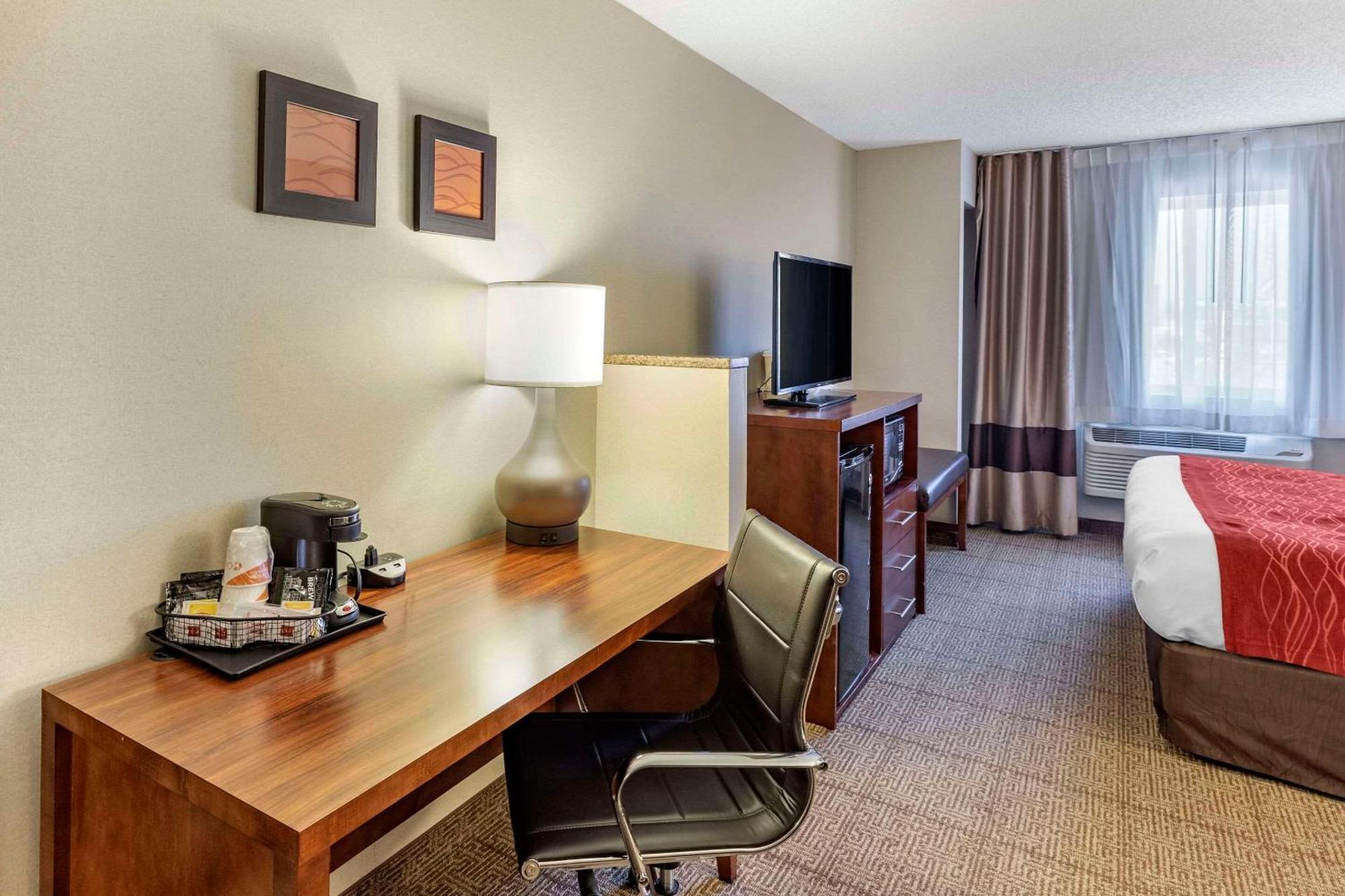 Comfort Inn Denver West Arvada Station Уийт Ридж Екстериор снимка