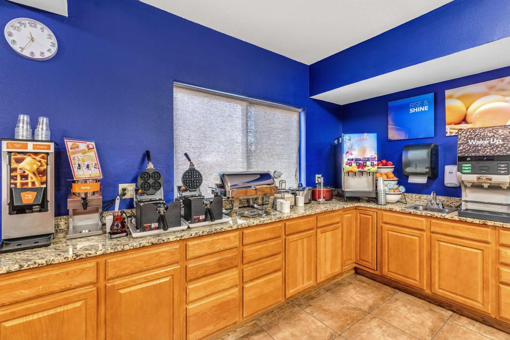Comfort Inn Denver West Arvada Station Уийт Ридж Екстериор снимка