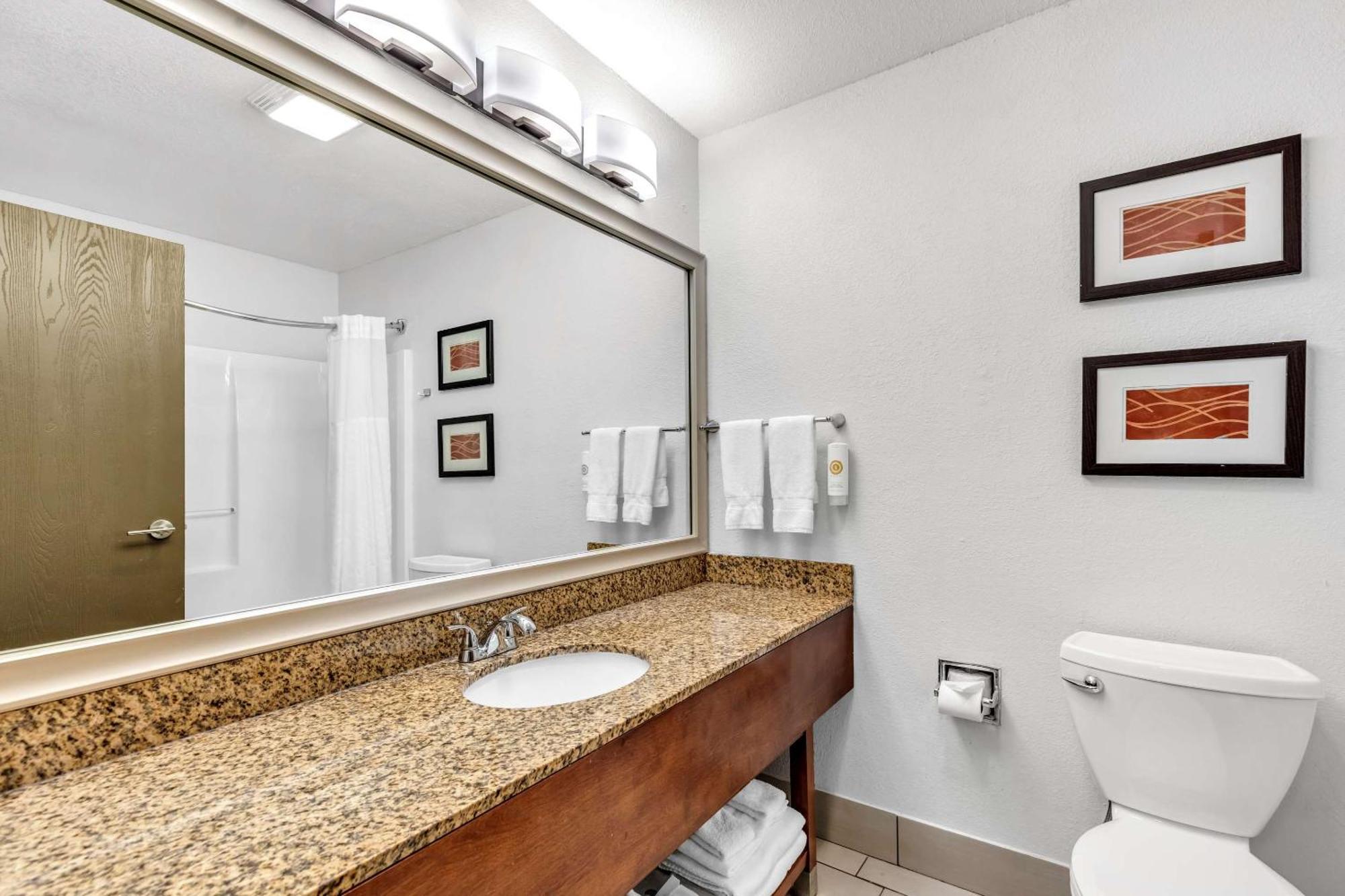 Comfort Inn Denver West Arvada Station Уийт Ридж Екстериор снимка