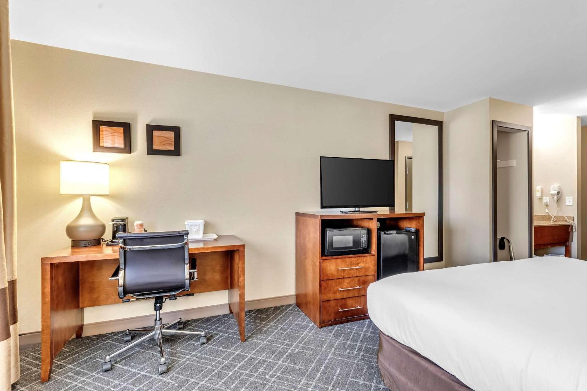 Comfort Inn Denver West Arvada Station Уийт Ридж Екстериор снимка