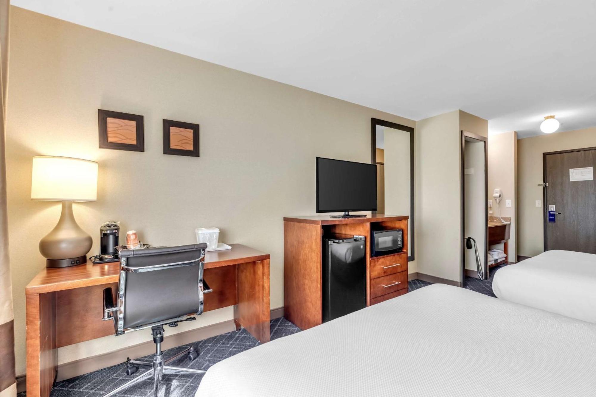 Comfort Inn Denver West Arvada Station Уийт Ридж Екстериор снимка