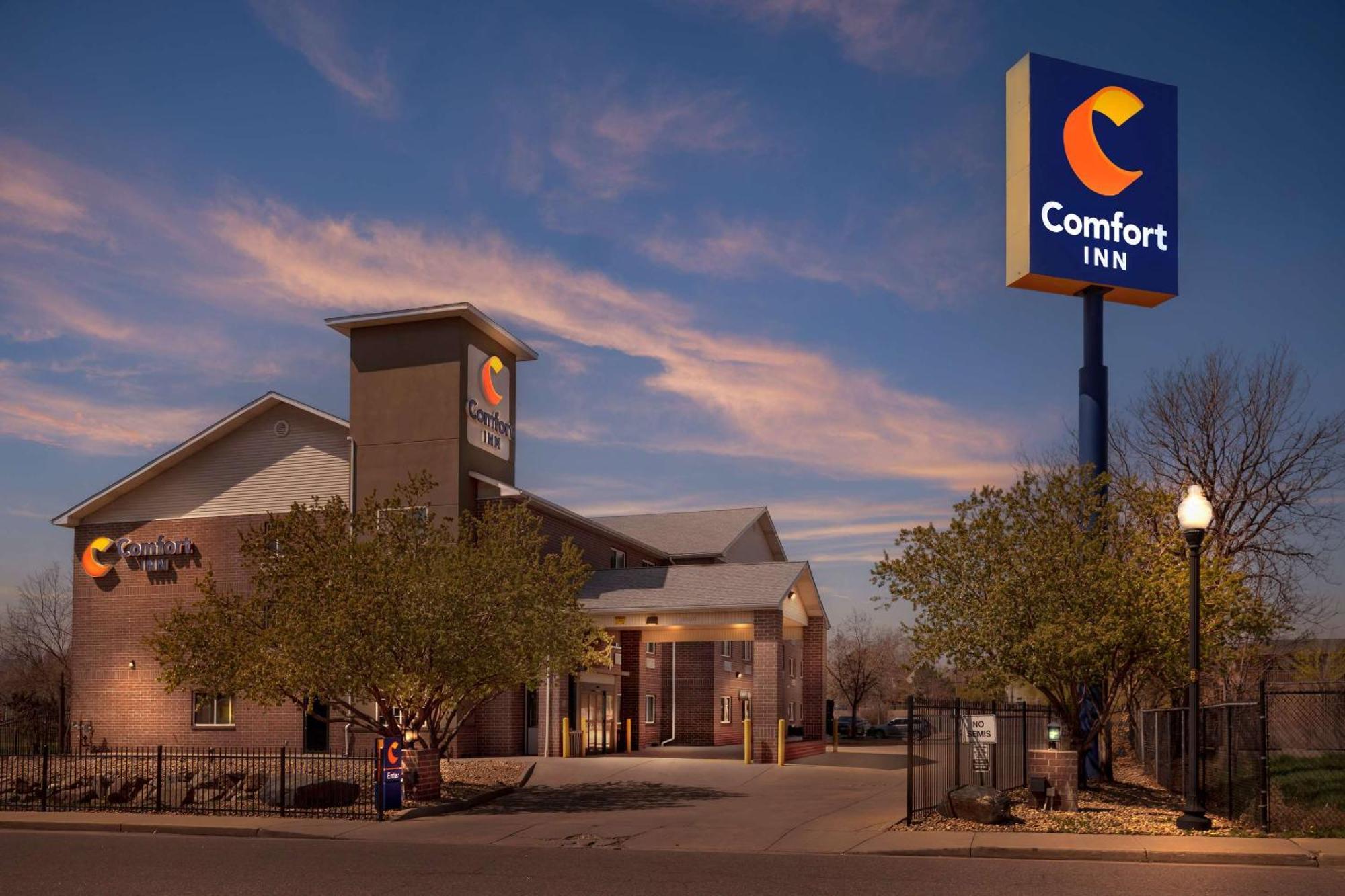 Comfort Inn Denver West Arvada Station Уийт Ридж Екстериор снимка