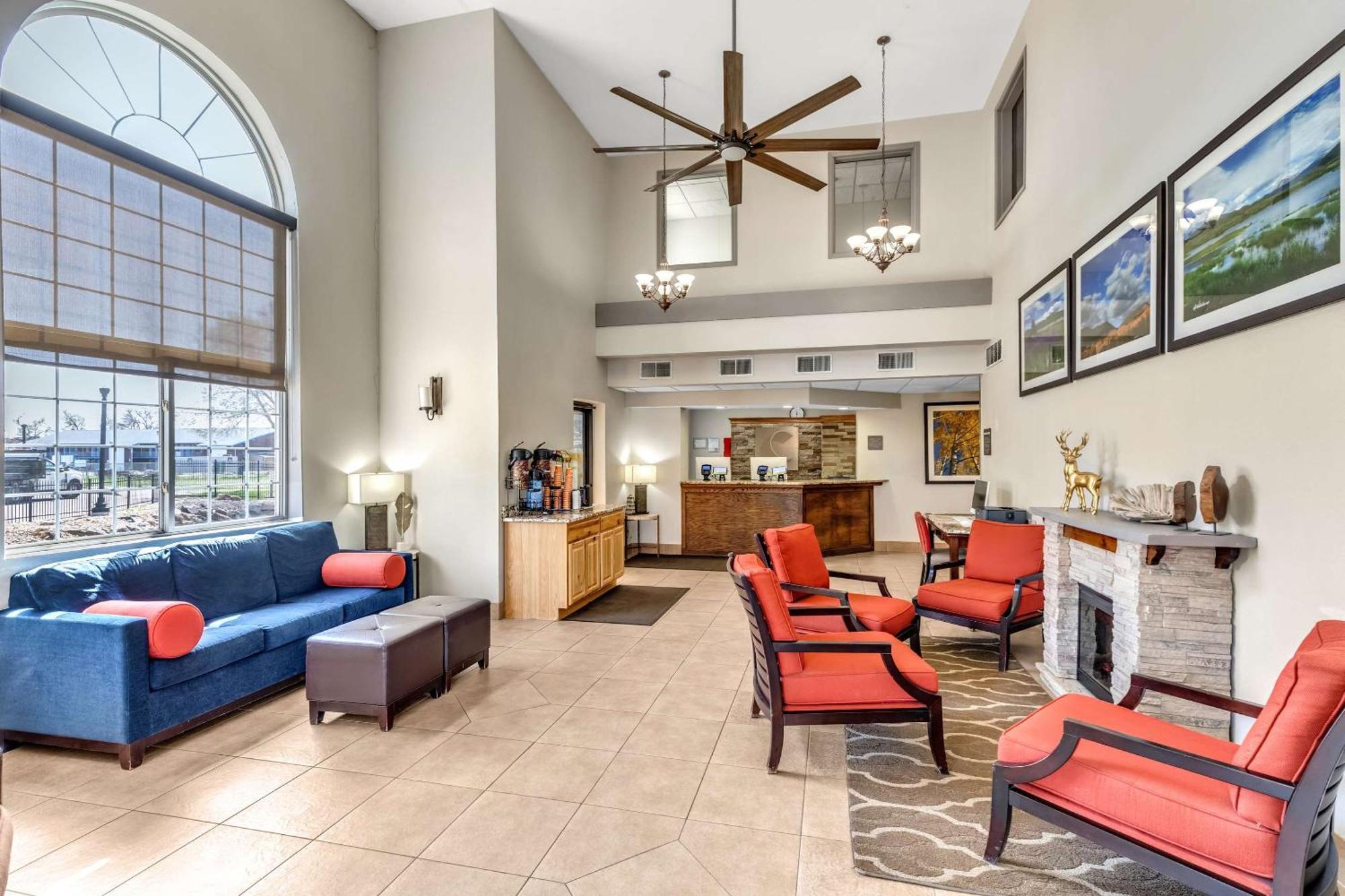 Comfort Inn Denver West Arvada Station Уийт Ридж Екстериор снимка