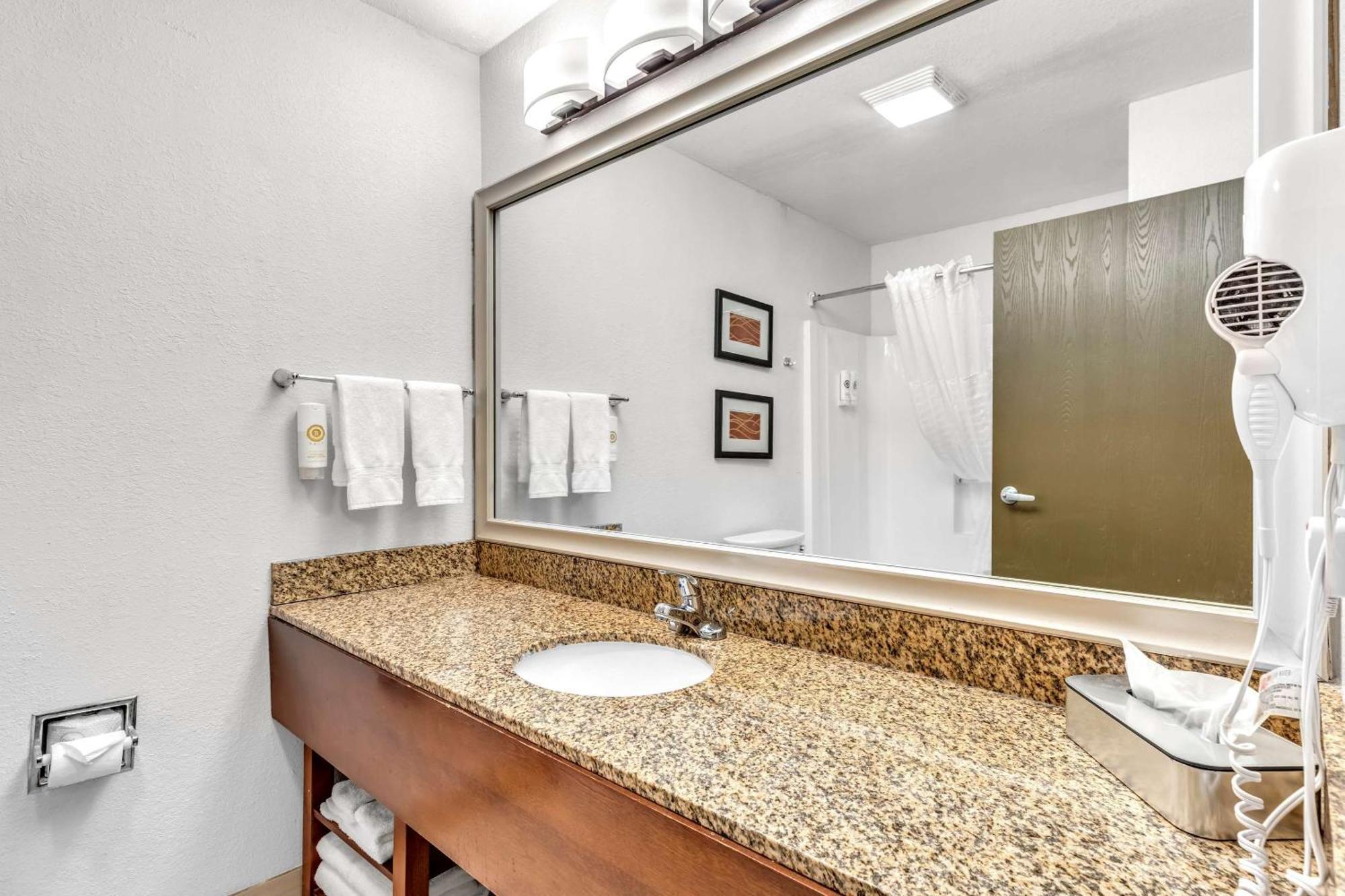 Comfort Inn Denver West Arvada Station Уийт Ридж Екстериор снимка